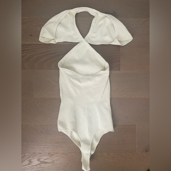 KHAITE Vita Cutout Detail Bodysuit - Picture 4 of 7